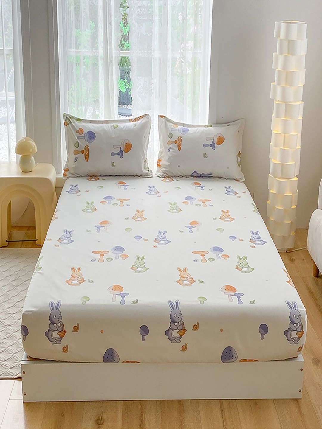 

JC HOME White & Grey Cotton Graphic Printed 140 TC Queen Bedsheet Set 2.43m x 2.64m