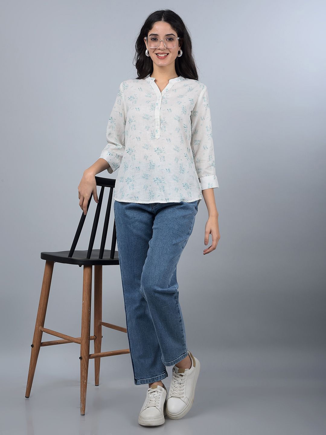 

Crimsoune Club Women Floral Printed Shirt Style Top, Green