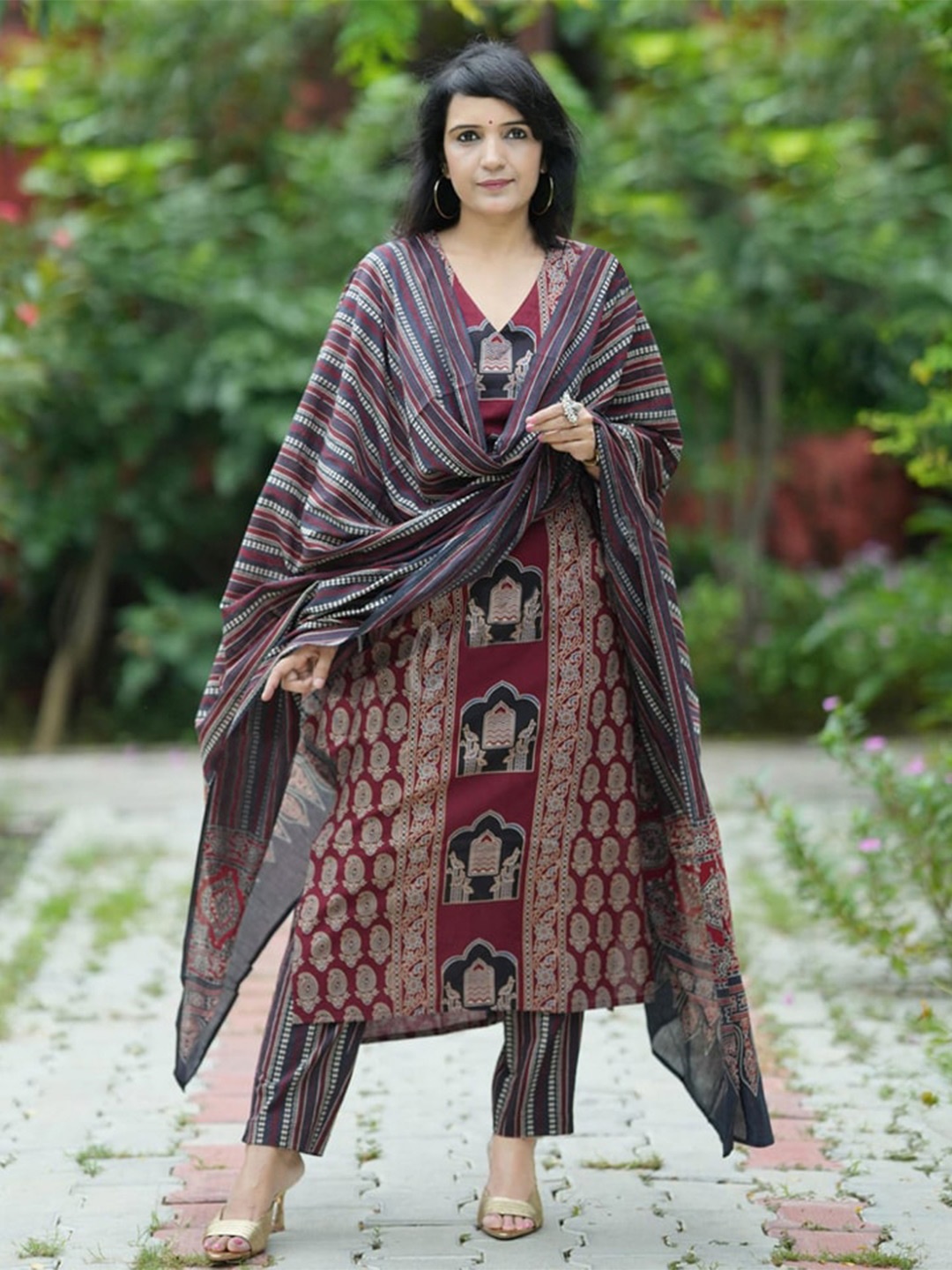 

GoSriKi Ethnic Motifs Printed V Neck Kurta With Trousers & Dupatta, Maroon