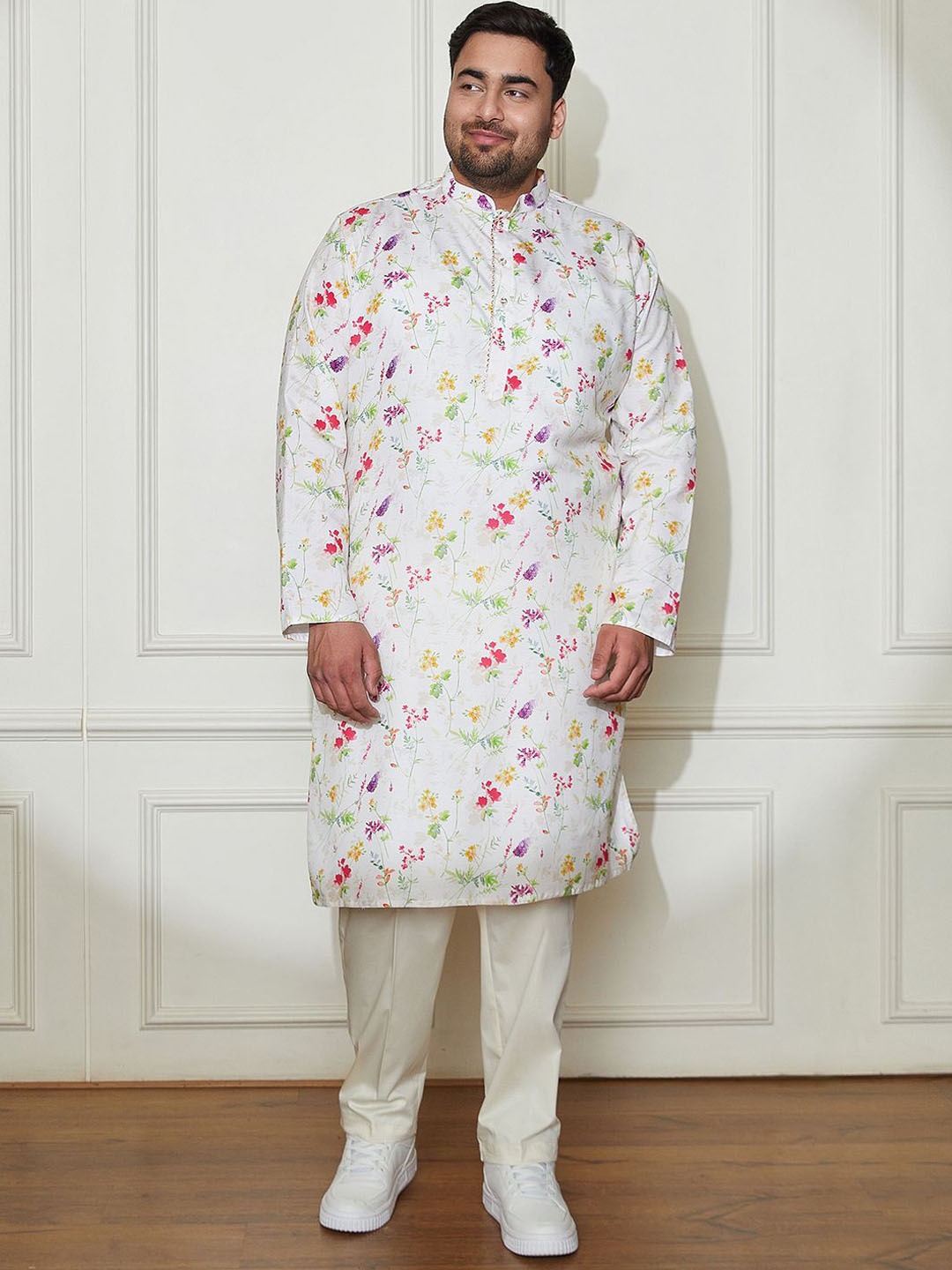 

VASTRAMAY Plus Size Floral Printed Mandarin Collar Kurta With Trousers, Cream