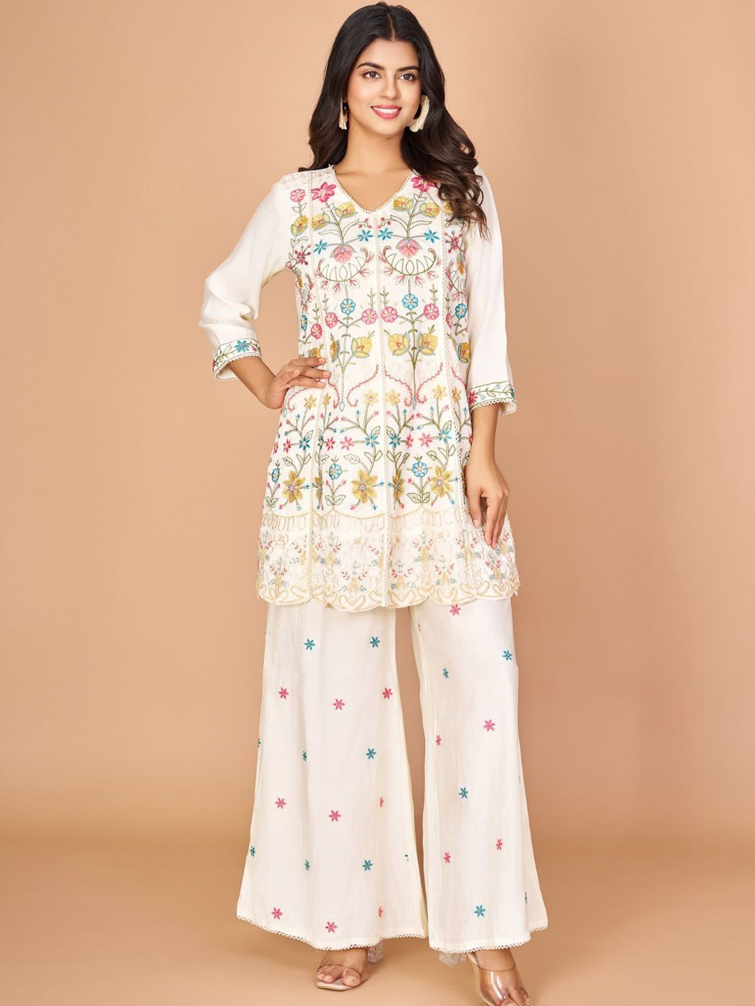 

Kaftanize Floral Embroidered V-Neck Thread Work Panelled A-Line Kurti With Palazzos, White