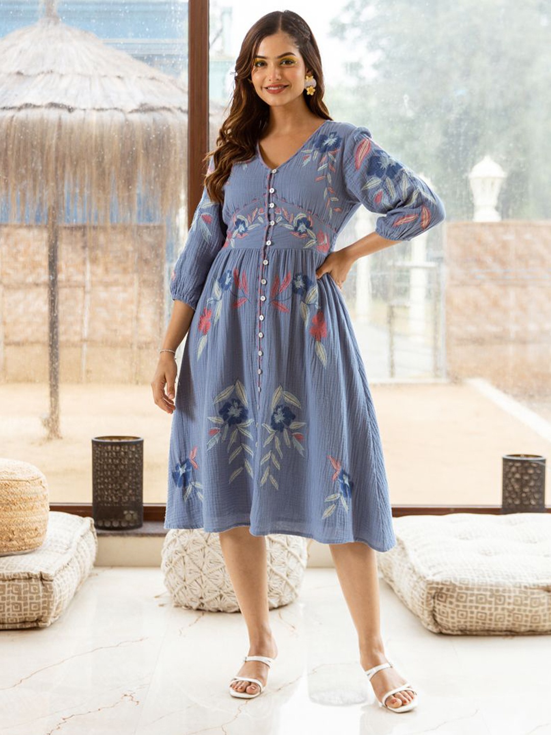 

CUSTARD Blue Embroidery Knee Length Dress for Women
