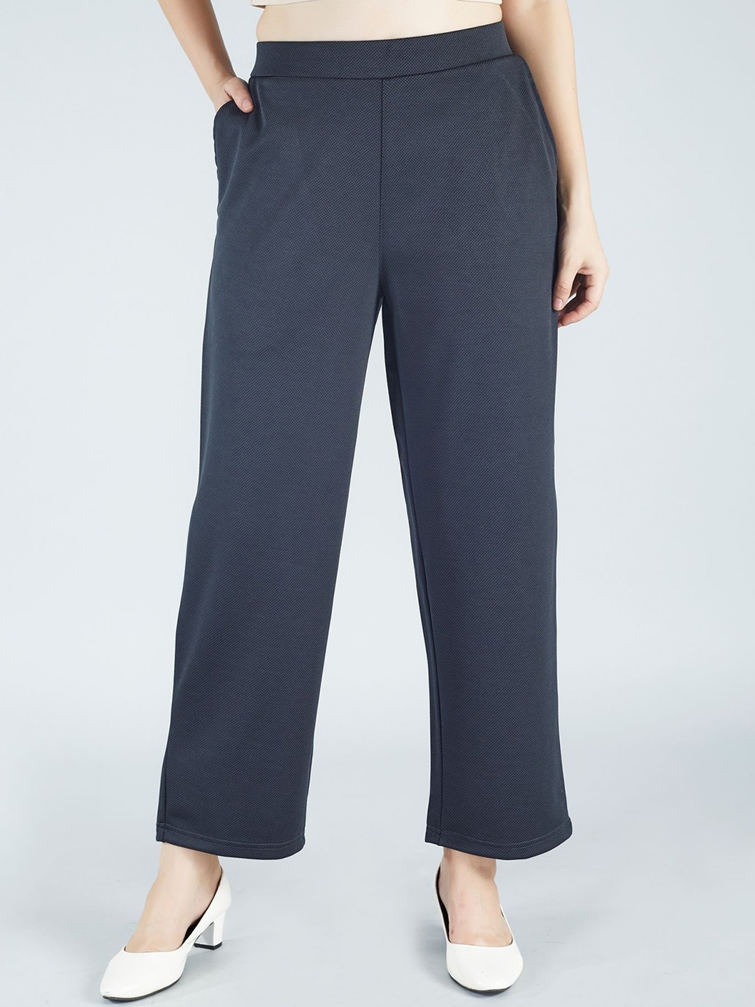 

HJ HASASI Women Solid Relaxed Mid-Rise Straight Fit Trousers, Grey