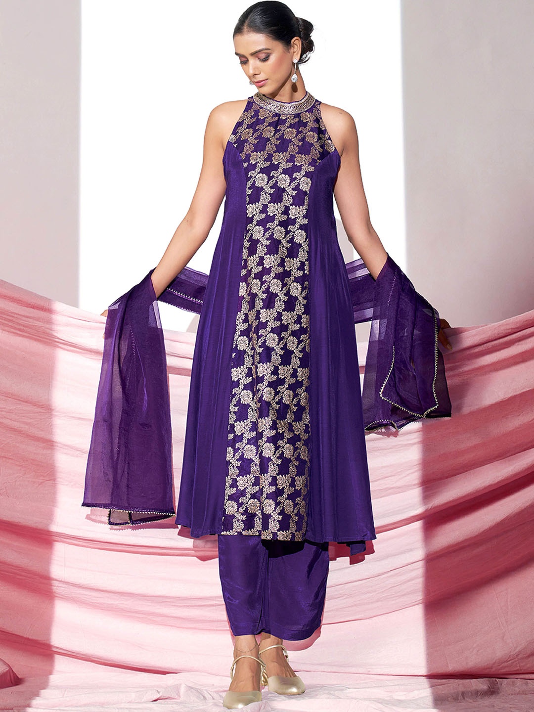 

Sangria Floral Woven Design Panelled Sleeveless A-Line Kurta With Trousers & Dupatta, Purple