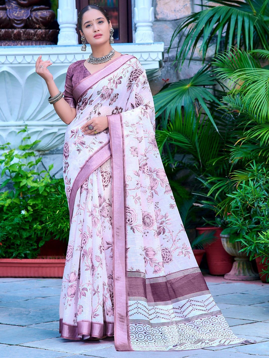 

Mitera Floral Printed Zari Pure Cotton Saree, White