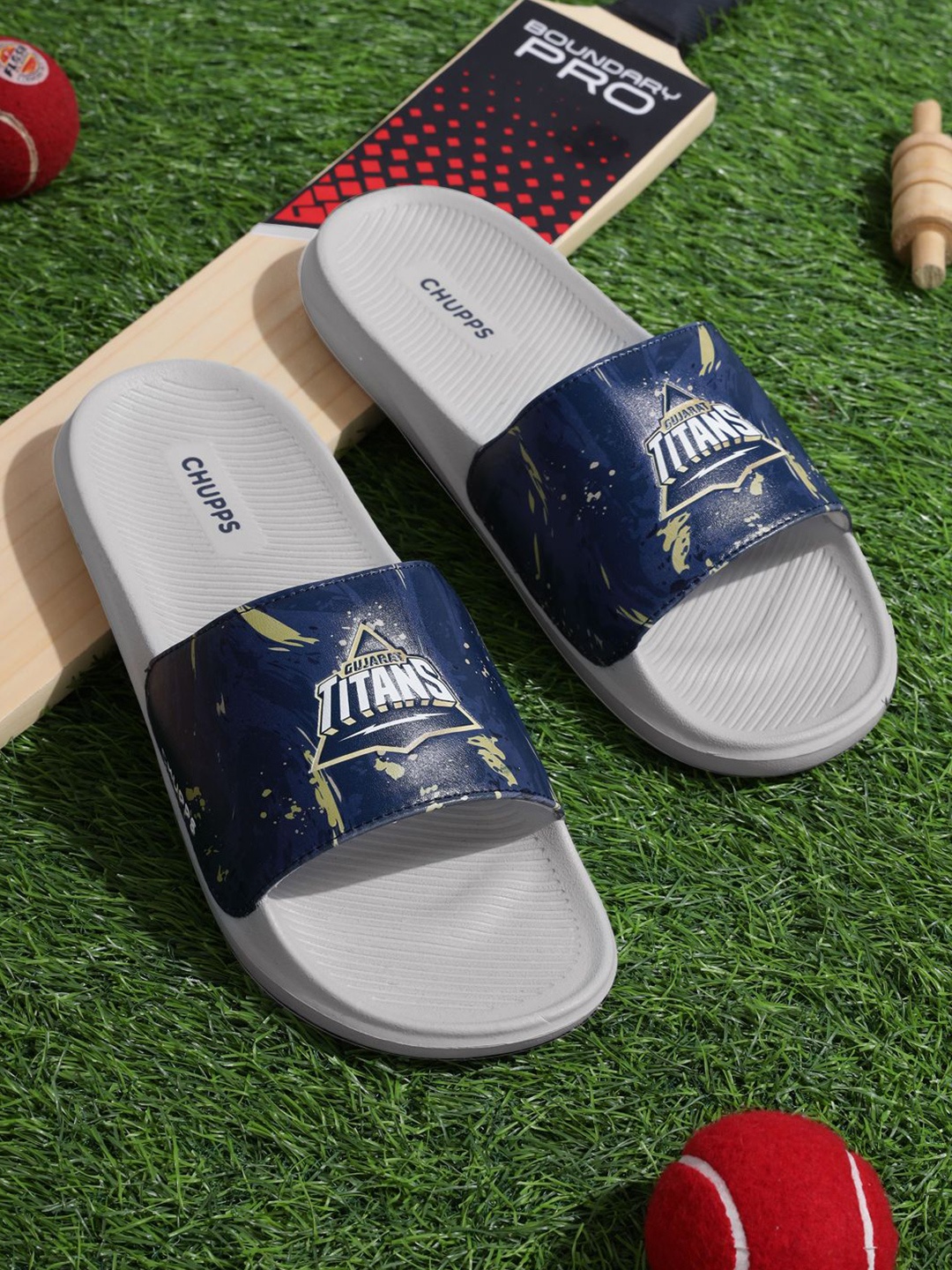 

CHUPPS Men Gujrat Titans HERO Sliders, Navy blue