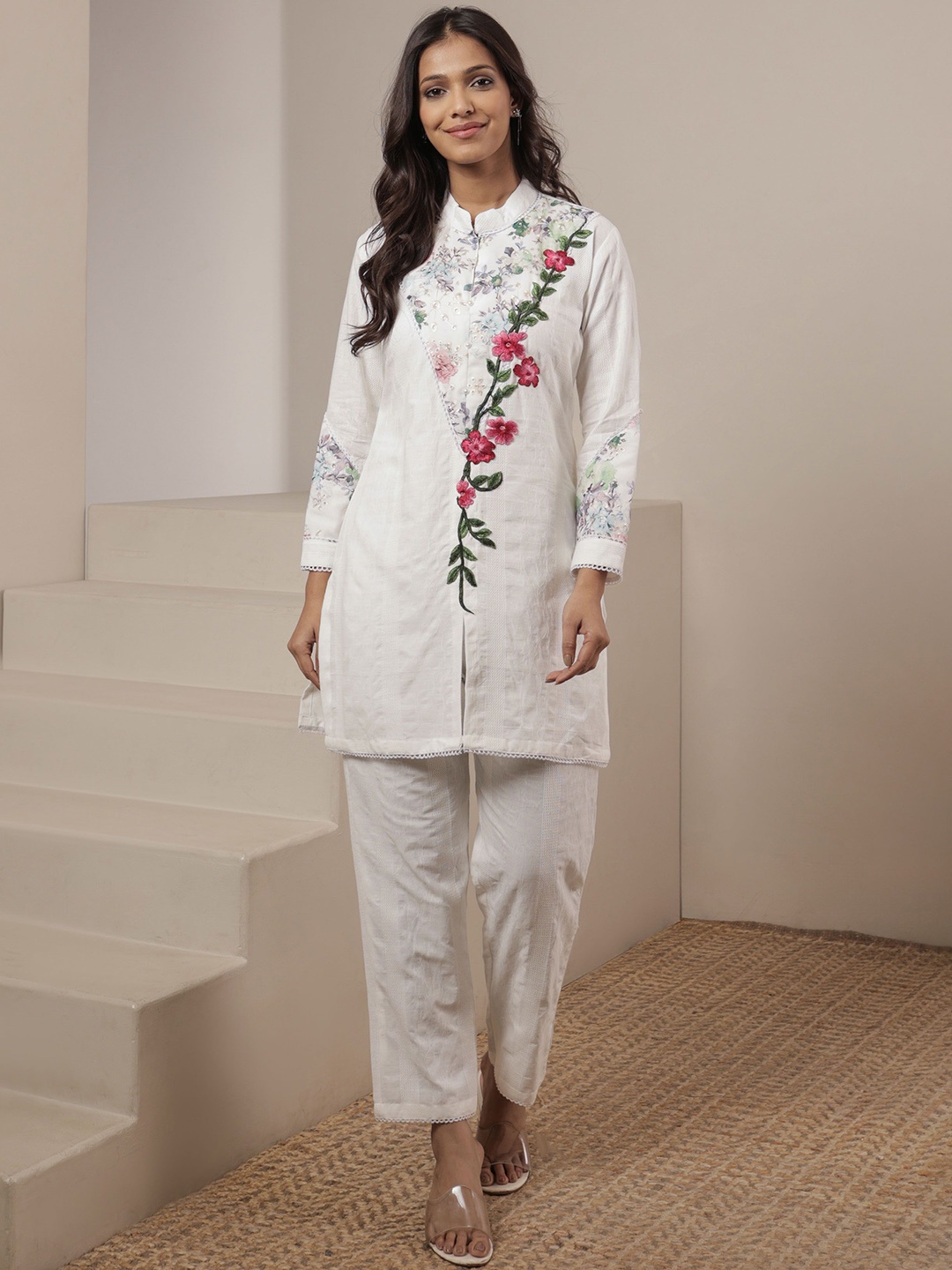 

SRIHA Embroidered Mandarin Collar Pure Cotton Tunic With Trouser, White