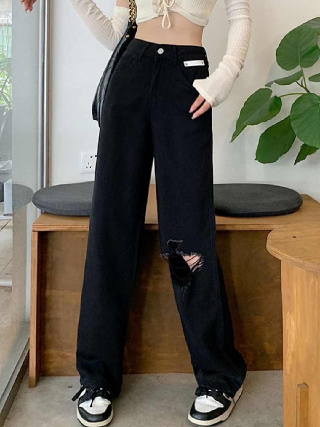 

StyleCast Women Cotton Straight Fit High-Rise Slash Knee Jeans, Black