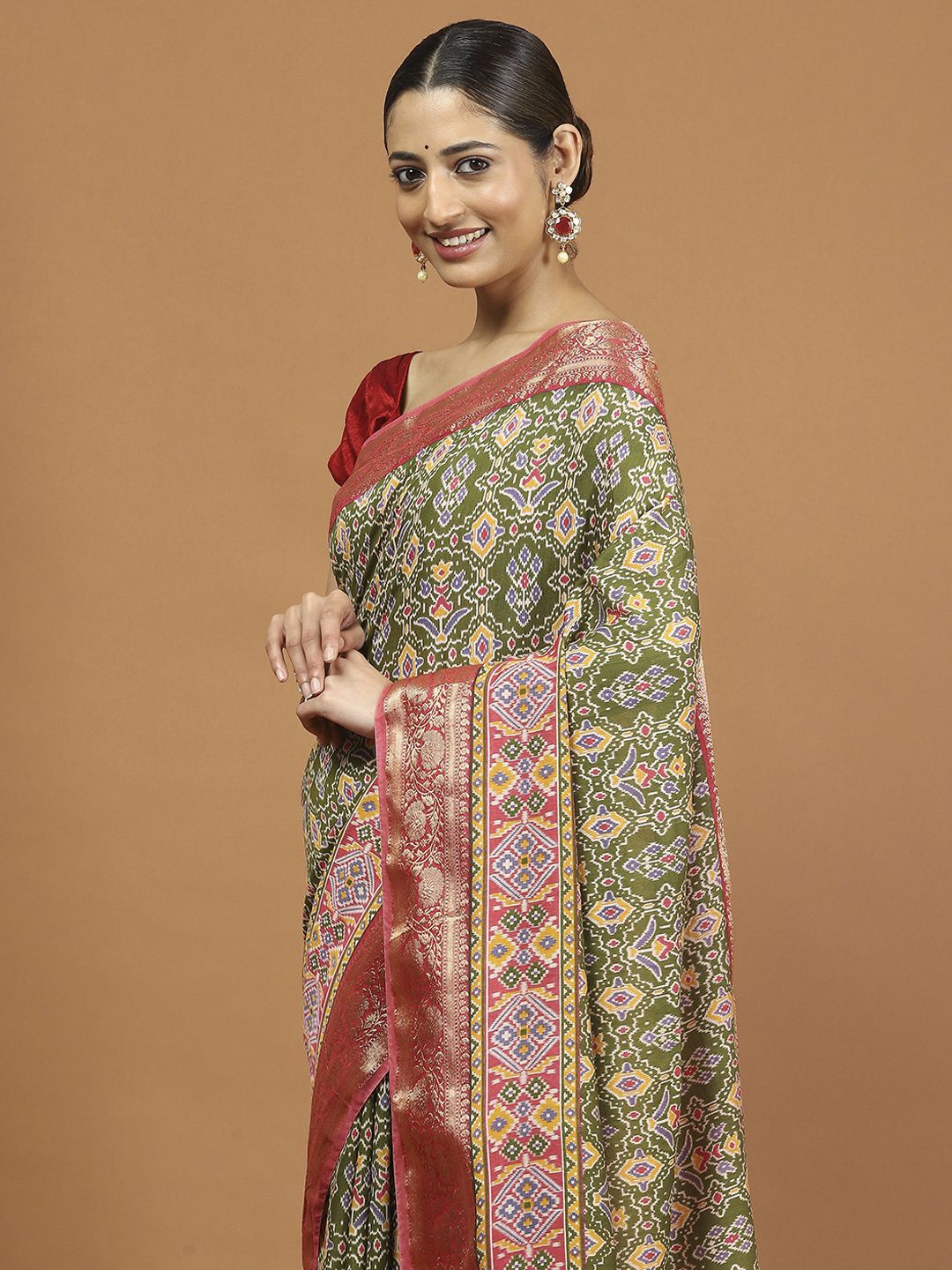 

Meena Bazaar Ethnic Motifs Printed Zari Saree, Green