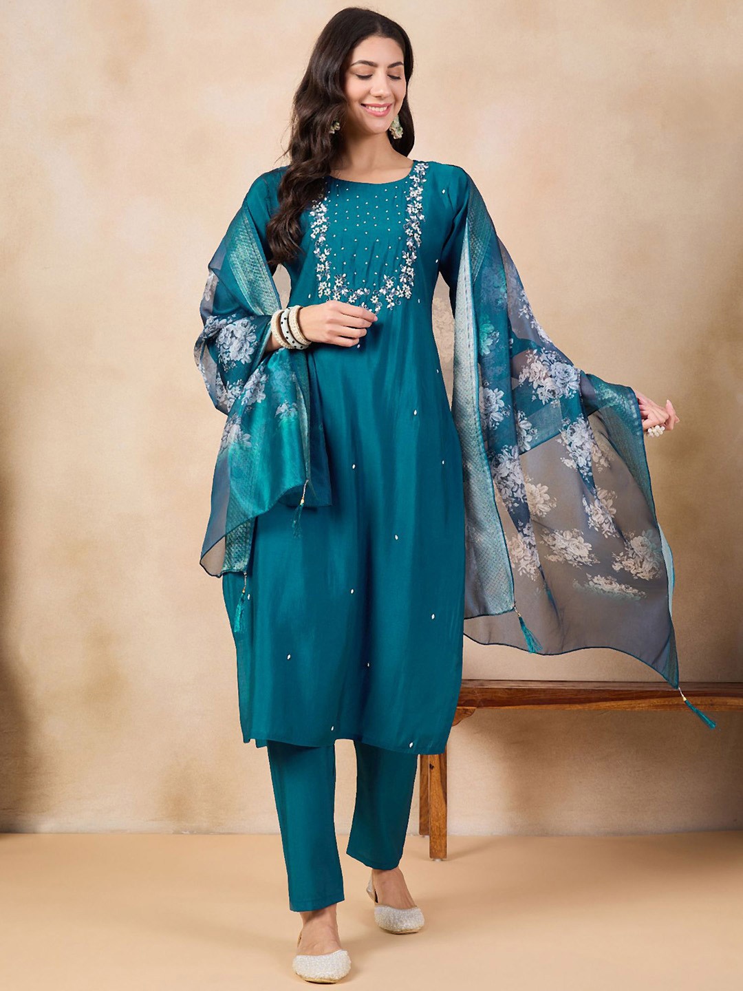 

Growdamy Ethnic Motifs Embellished Beads & Stones Chanderi Silk Kurta & Trousers & Dupatta, Teal
