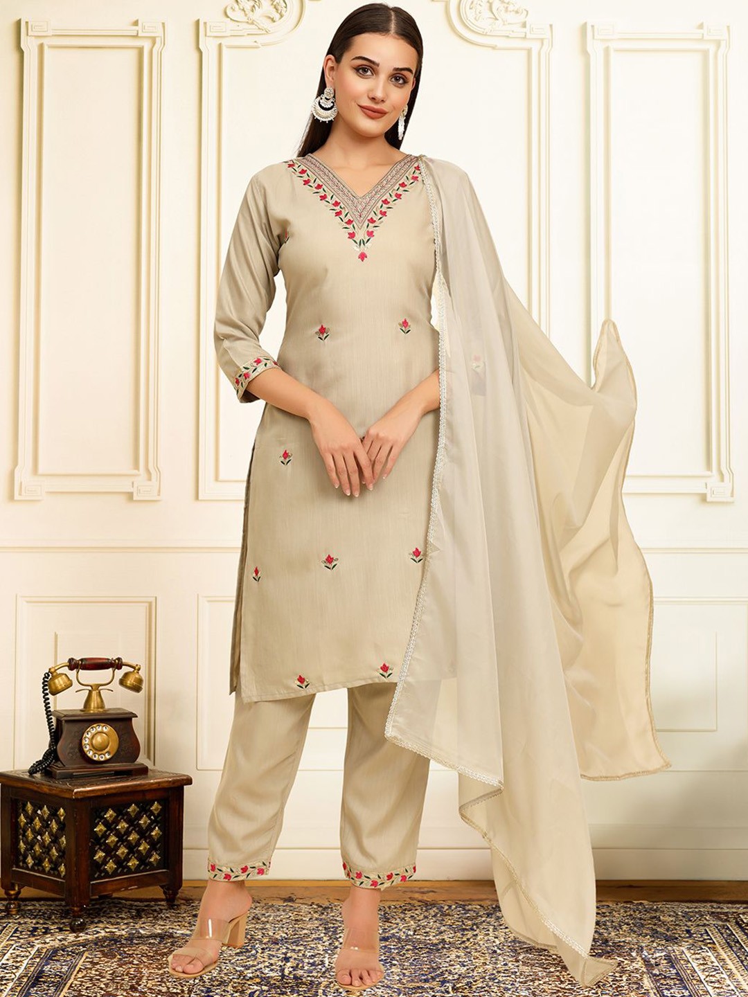 

House of Pataudi Floral Embroidered Thread Work Straight Kurta With Trousers & Dupatta, Beige