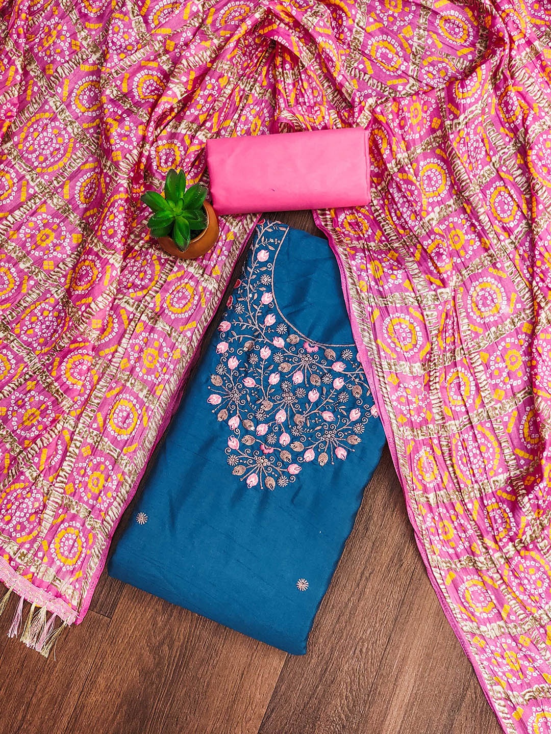 

SHADOW & SAINING Floral Embroidered Sequinned Pure Cotton Unstitched Dress Material, Teal