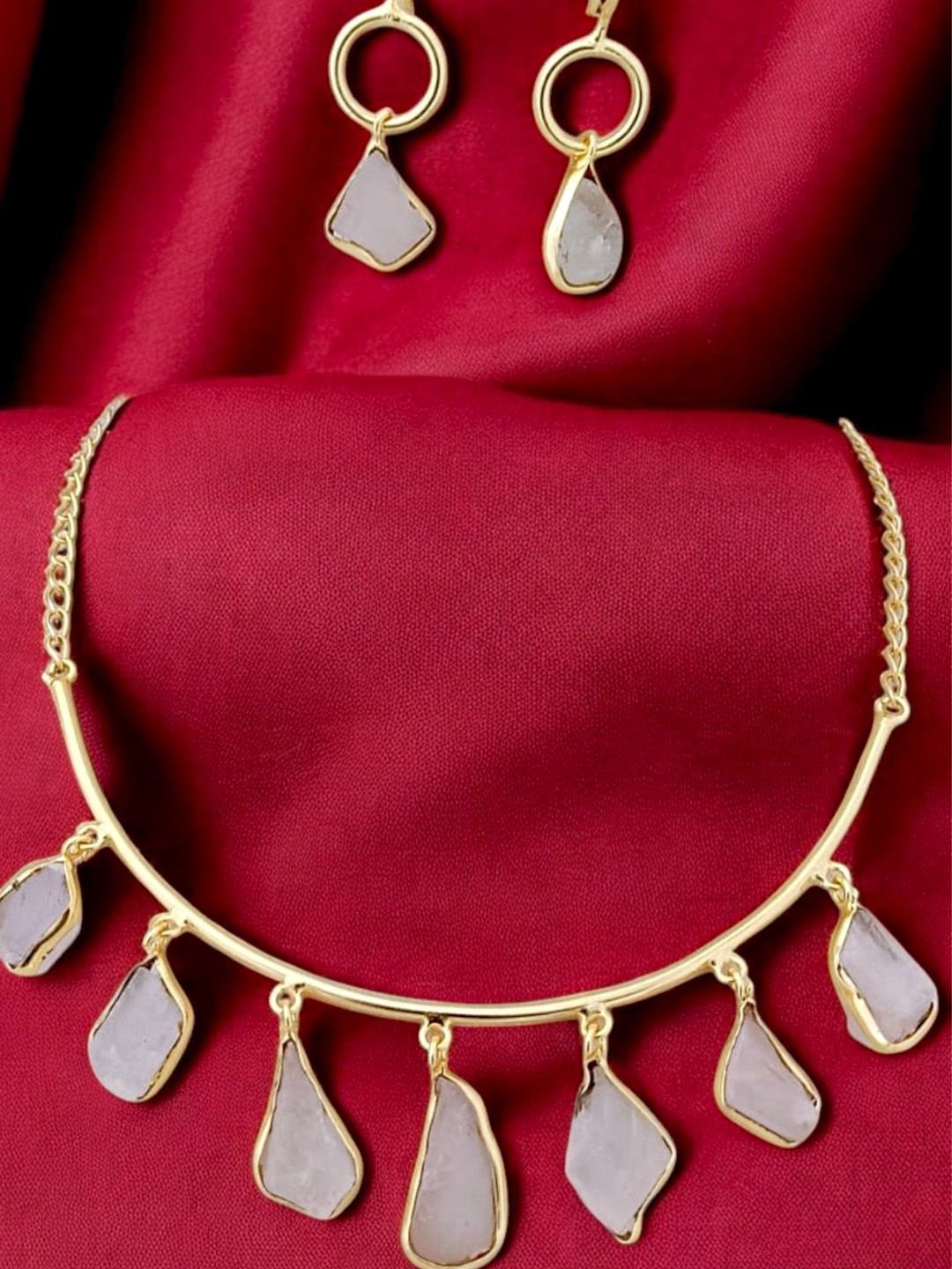 

TISHUL JEWELS Gold-Plated Stone-Studded Jewellery Set