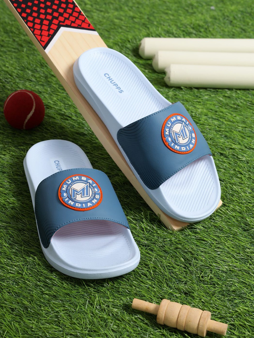 

CHUPPS Men Mumbai Indians True Printed Sliders, Navy blue