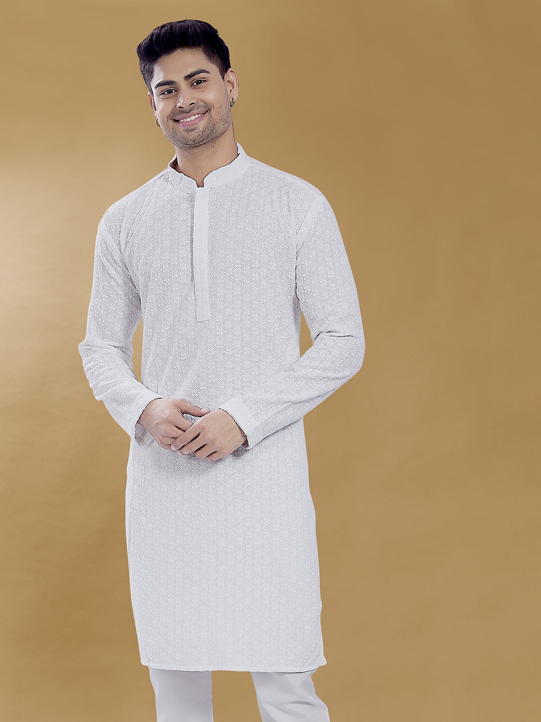 

DIVISIVE Mandarin Collar Floral Embroidered Thread Work Straight Kurta, White