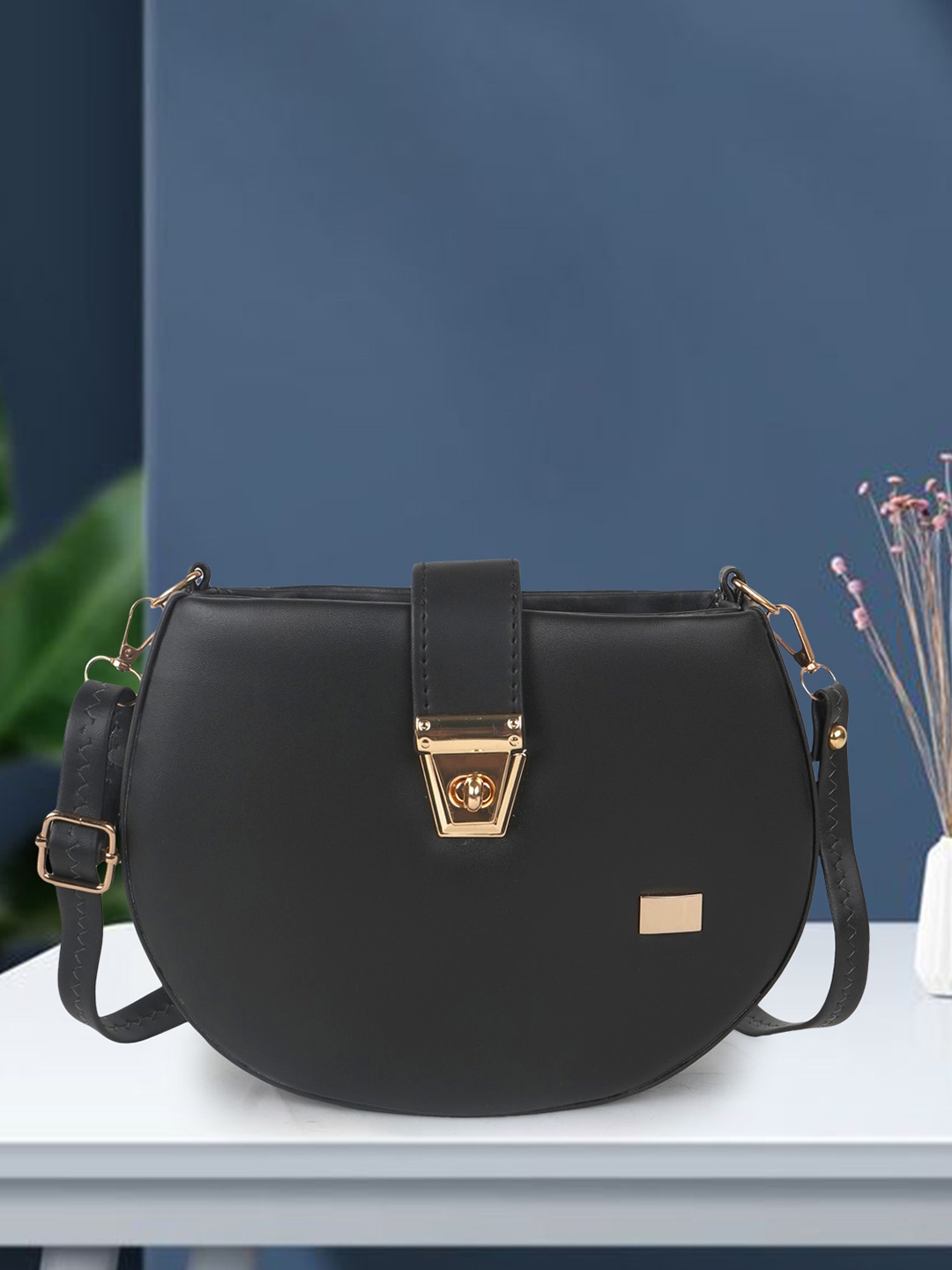 

STARWINGS Solid Structured Sling Bag, Black