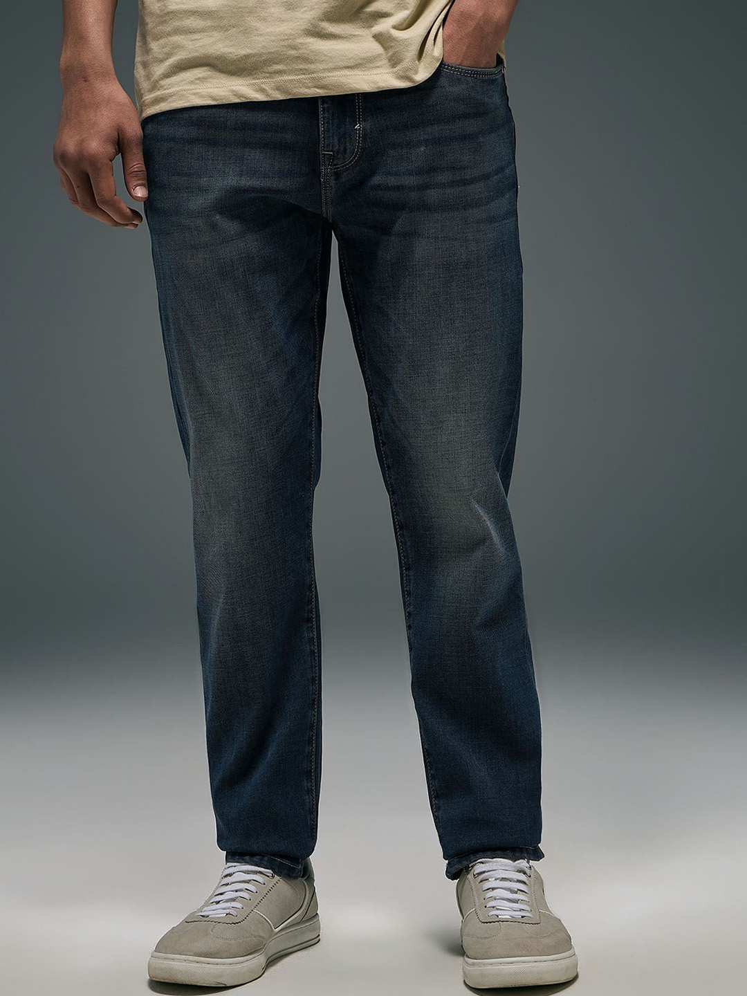 

Flying Machine Men Slim Fit Light Fade Stretchable Jeans, Blue