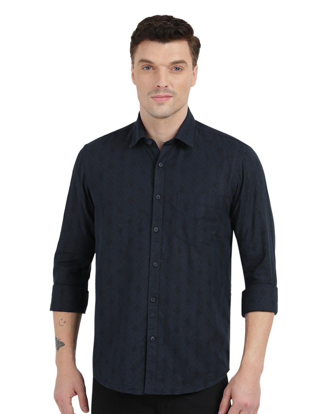 

Clarke Gable Men Spread Collar Textured Cotton Casual Shirt, Navy blue