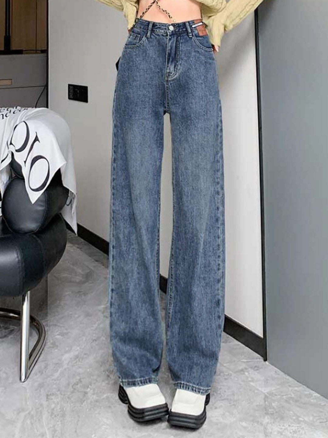 

StyleCast Women Wide Leg High-Rise Light Fade Jeans, Blue