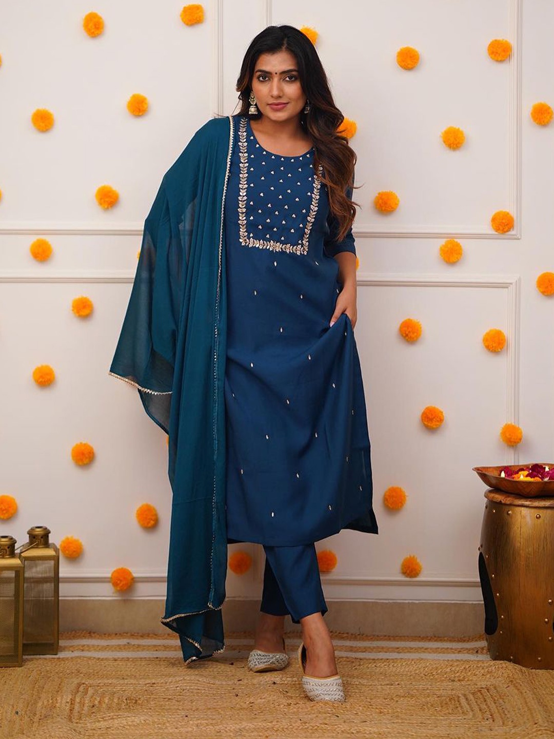 

Growdamy Floral Embellished Round Neck Kurta With Trousers & Dupatta, Navy blue