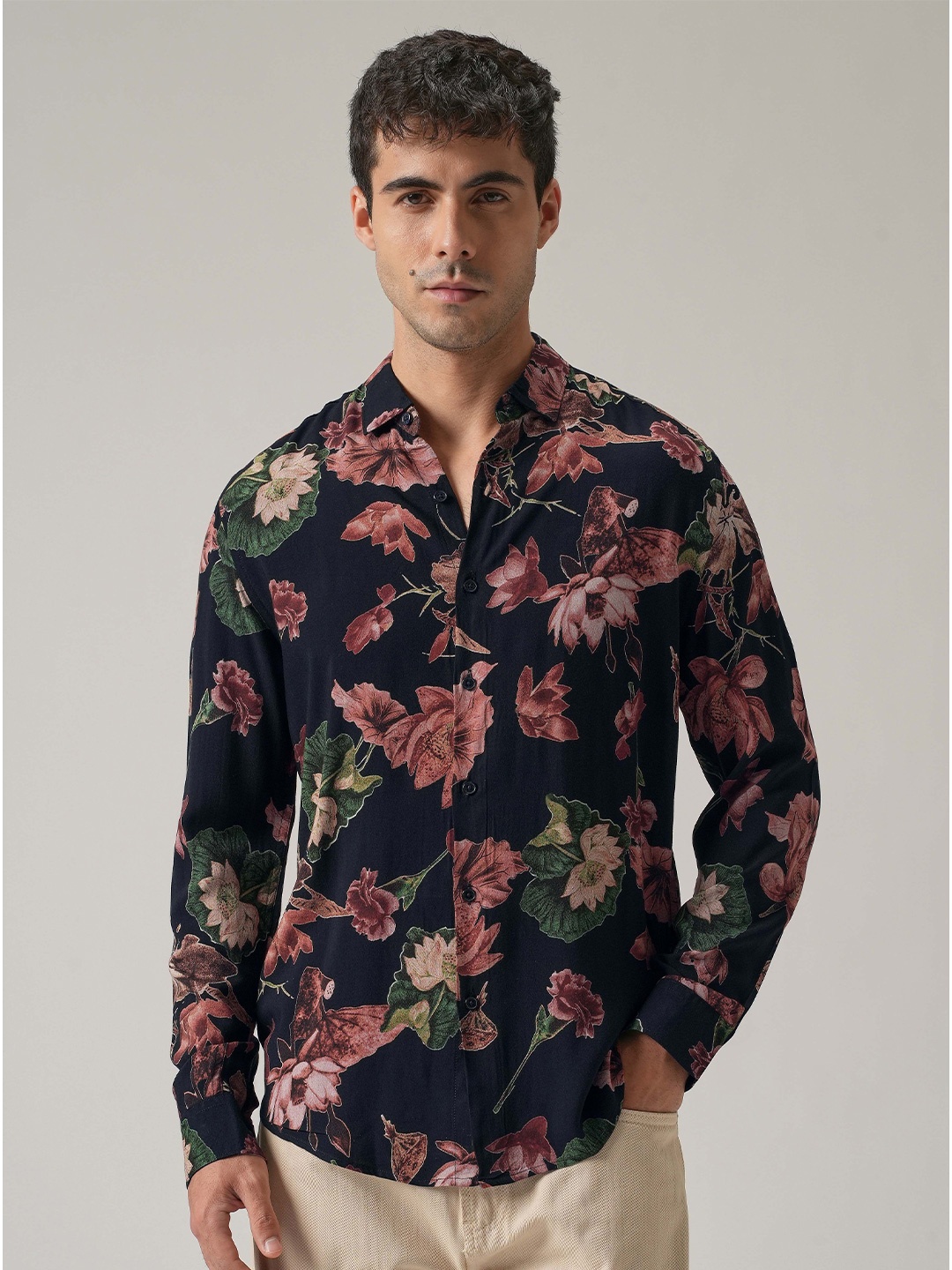 

Banana Club Men Classic Slim Fit Floral Printed Casual Shirt, Navy blue