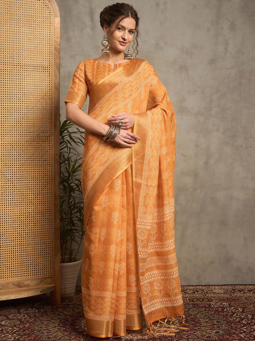 

Anouk Floral Printed Zari Bagh Saree, Orange