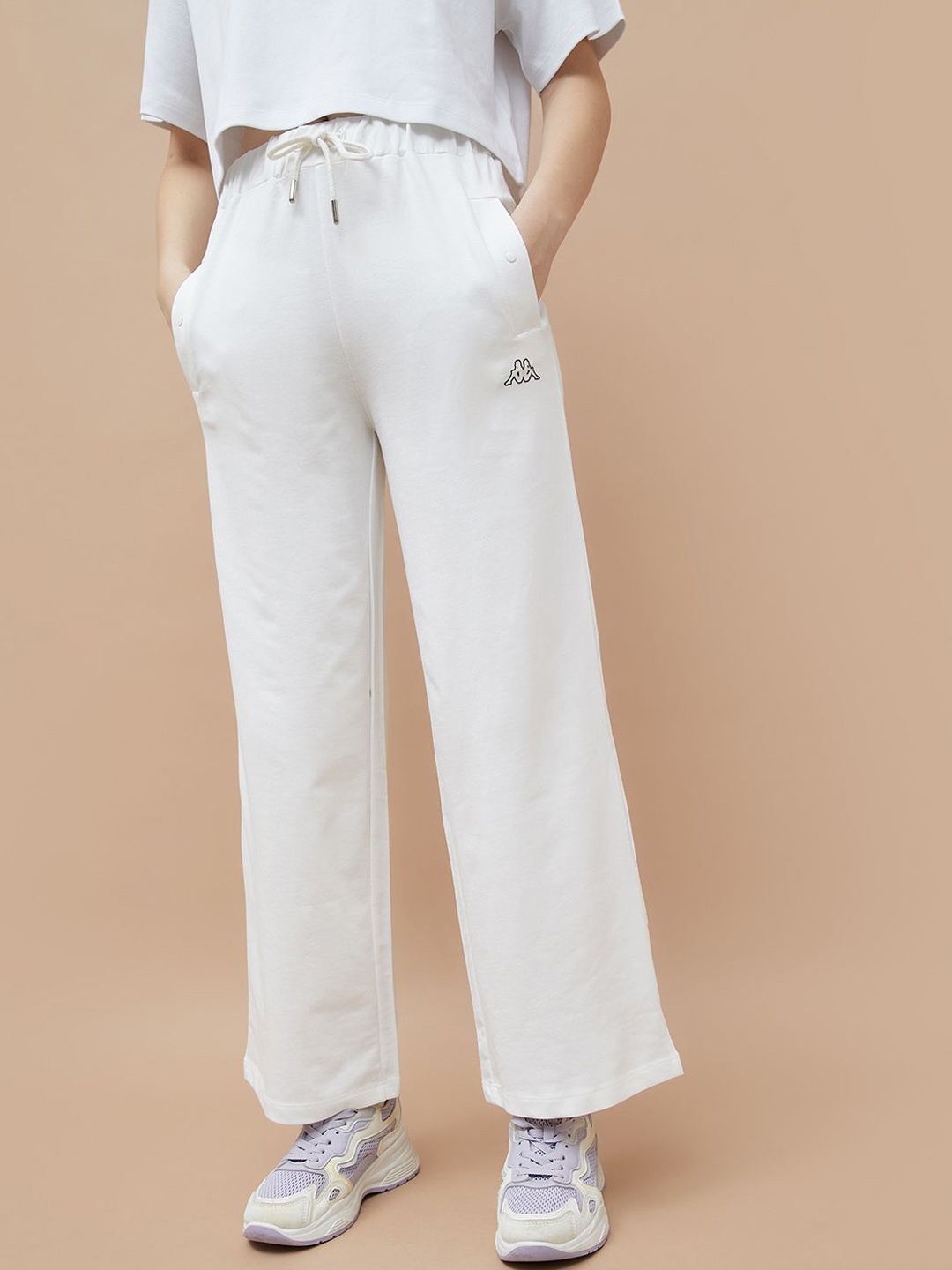 

Kappa Women Solid Trousers, Off white