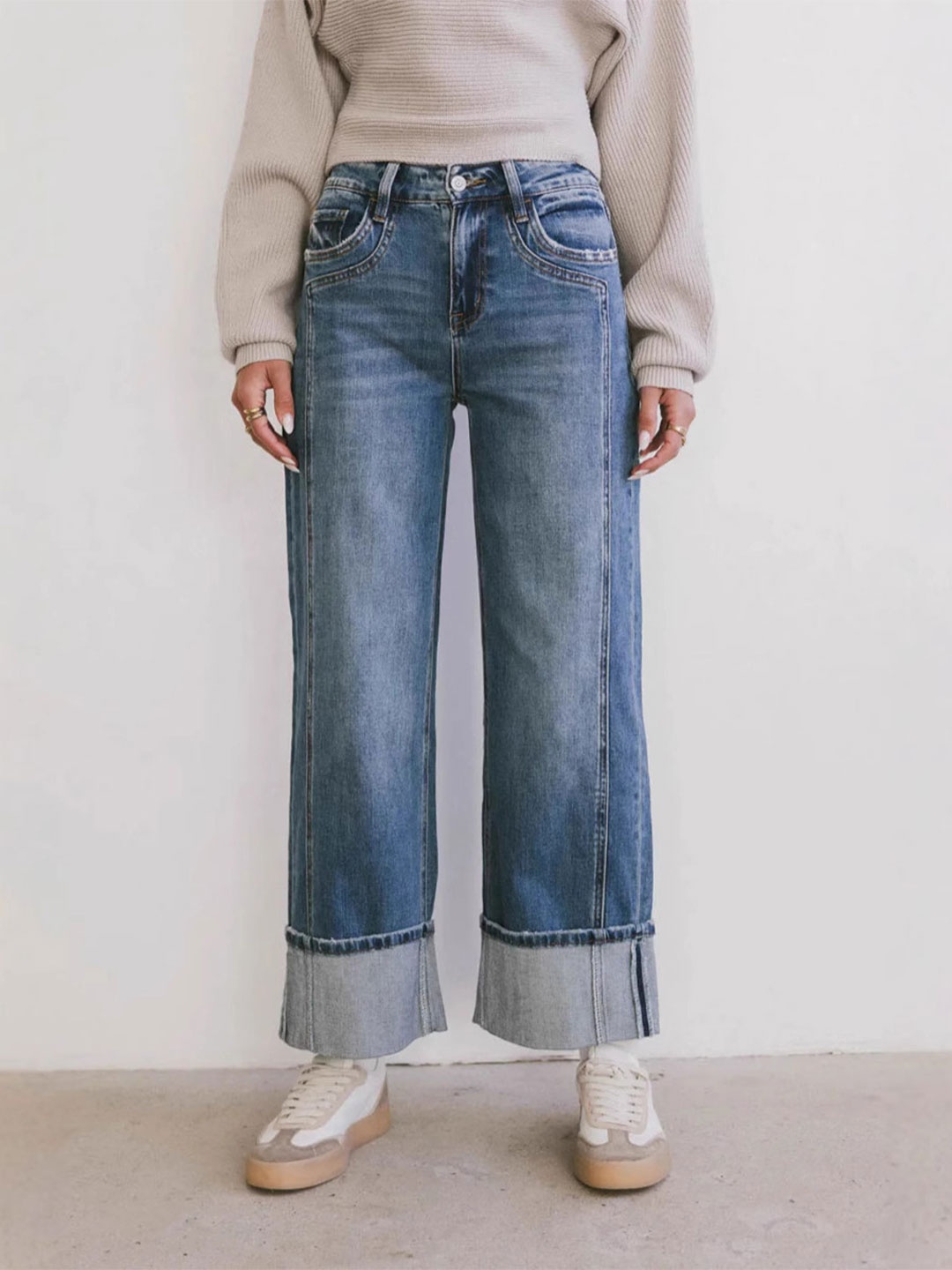 

StyleCast Women Straight Fit Mid Rise Clean Look Light Fade Jeans, Blue