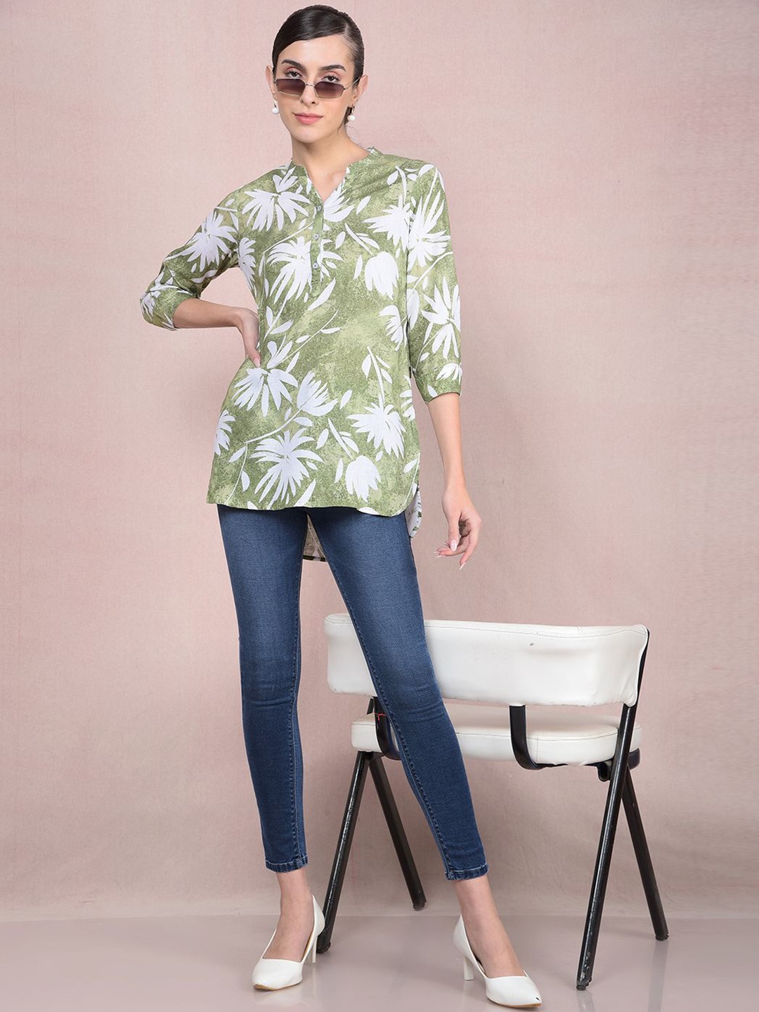 

Crimsoune Club Floral Print Cuffed Sleeves Top, Green