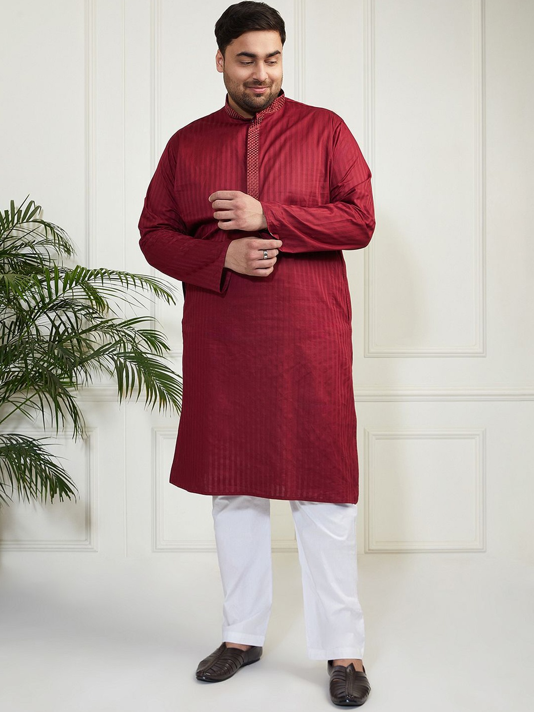 

VASTRAMAY Plus Size Striped Mandarin Collar Pure Cotton Straight Kurta With Pyjamas, Maroon