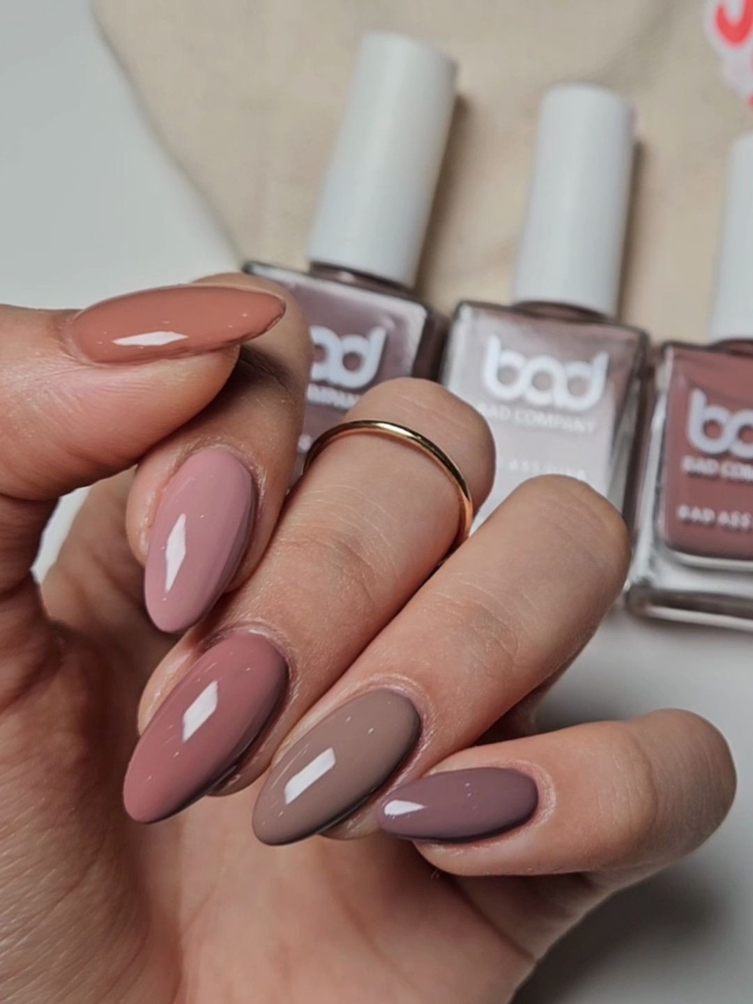 

BAD COMPANY Set Of 5 No Toxin Nail Lacquer - 10 ml Each - Shade 57-60-72-73-81, Nude