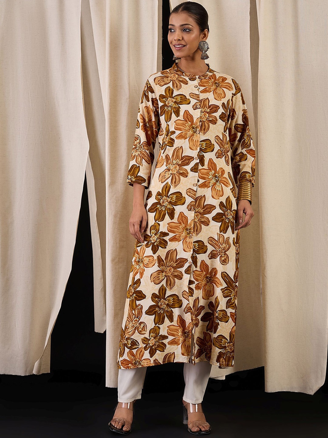 

Anouk Floral Printed Mandarin Collar Kurta With Trousers, Beige