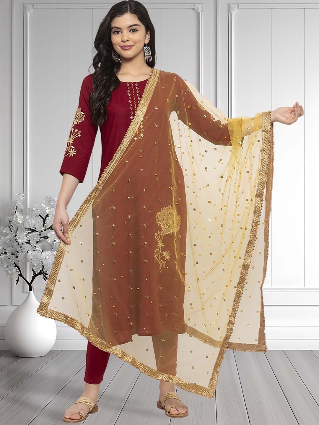 

Moda Rapido Embroidered Dupatta With Sequinned, Yellow