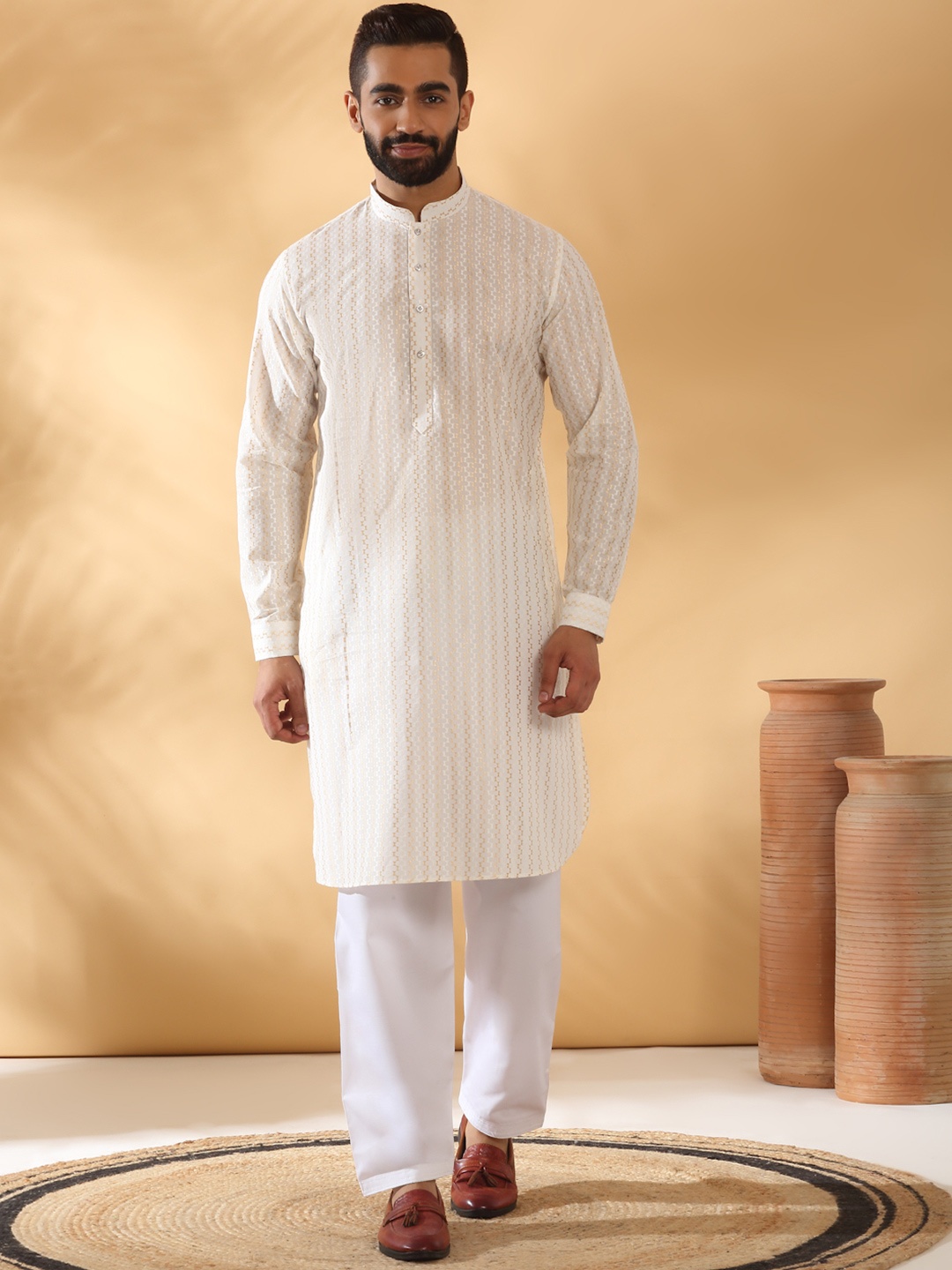 

KRAFT INDIA Geometric Embroidered Mandarin Collar Straight Kurta with Salwar, Cream