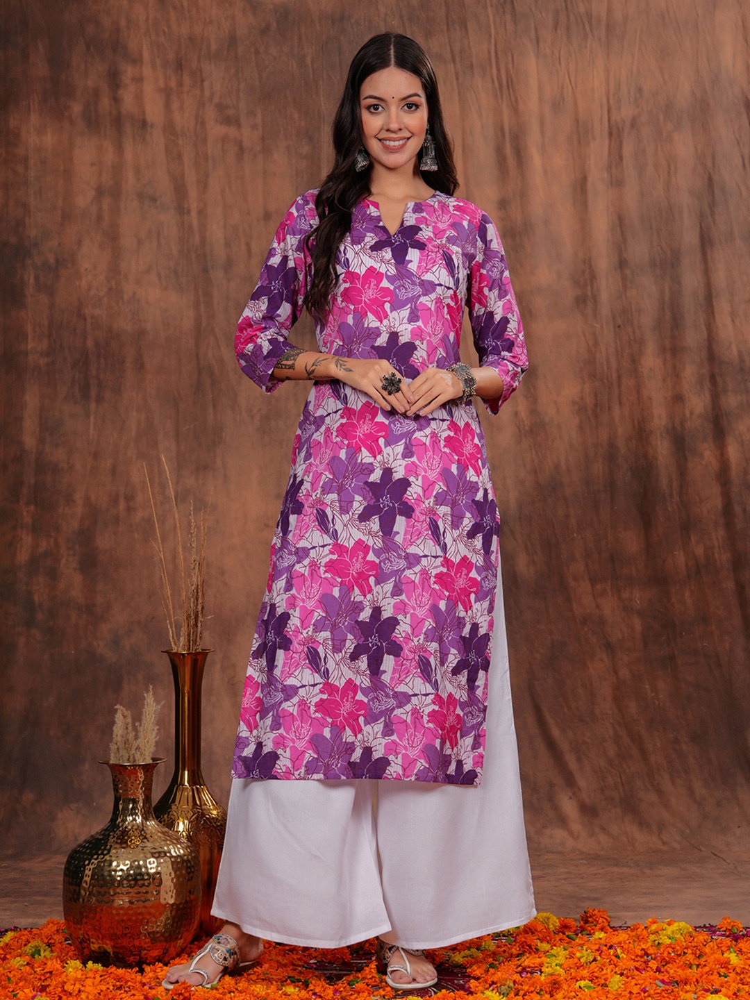 

HIBIKI Floral Printed Round Neck Cotton Straight Kurta, Pink