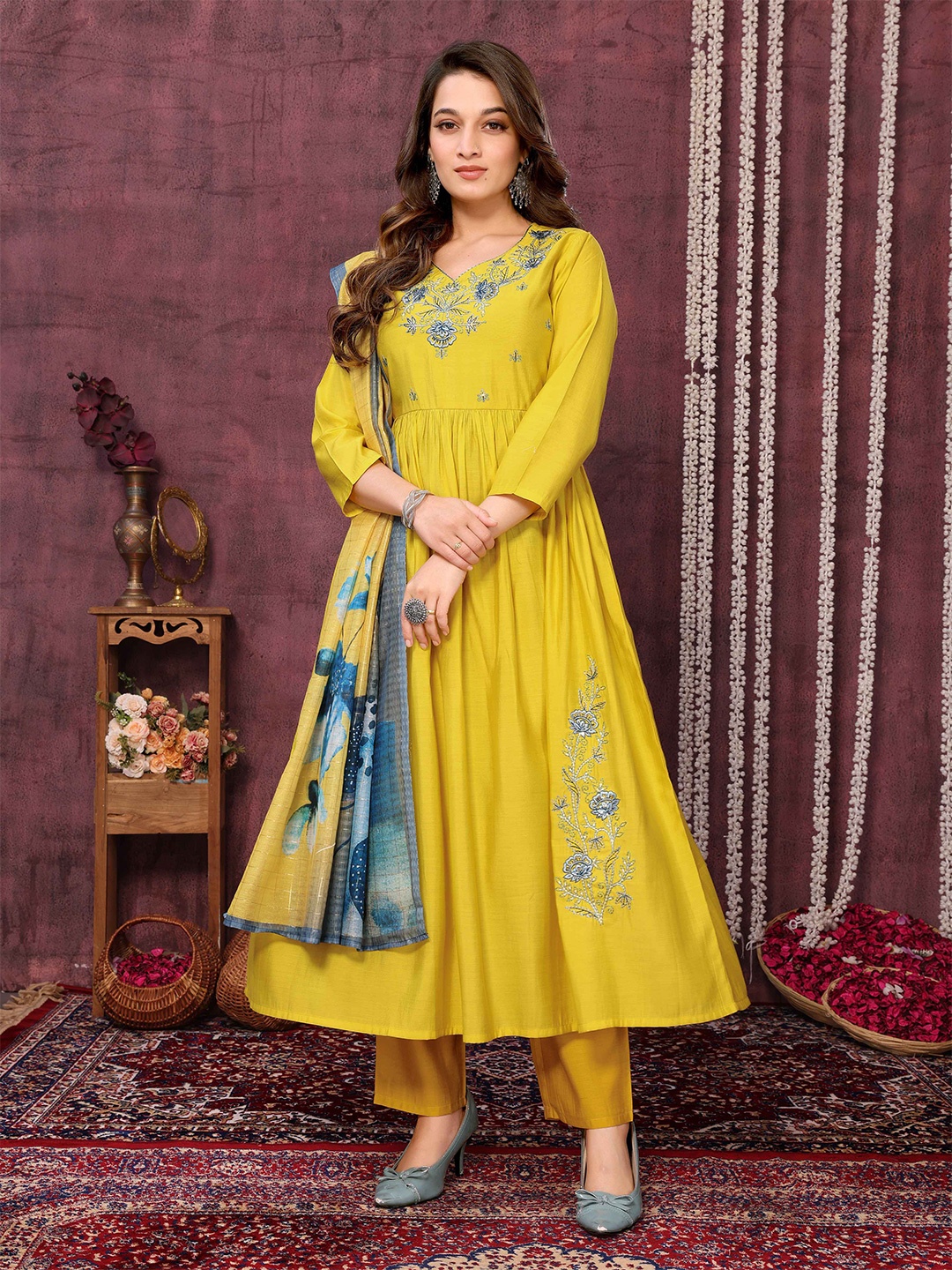 

Gee Next Creation Floral Embroidered Thread Work Anarkali Kurta With Trousers & Dupatta, Yellow