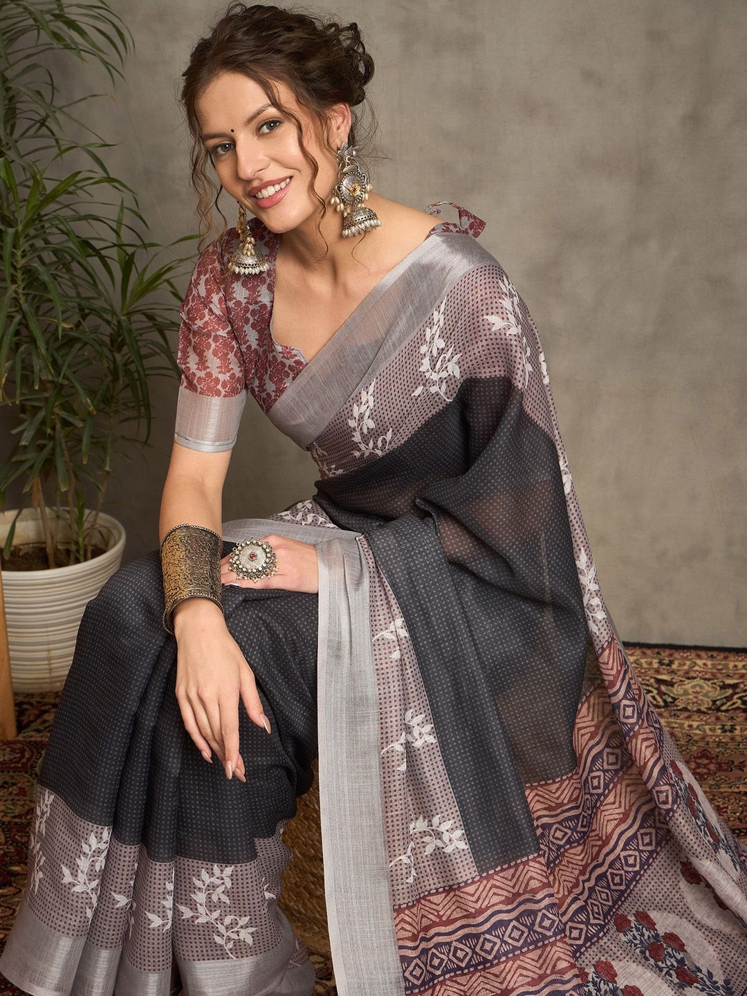 

Anouk Ethnic Motifs Printed Zari Block Print Saree, Black