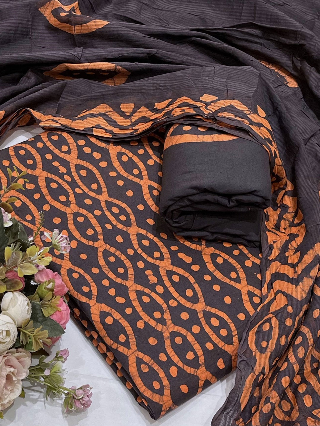 

SALWAR STUDIO Batik Printed Pure Cotton Unstitched Dress Material, Black