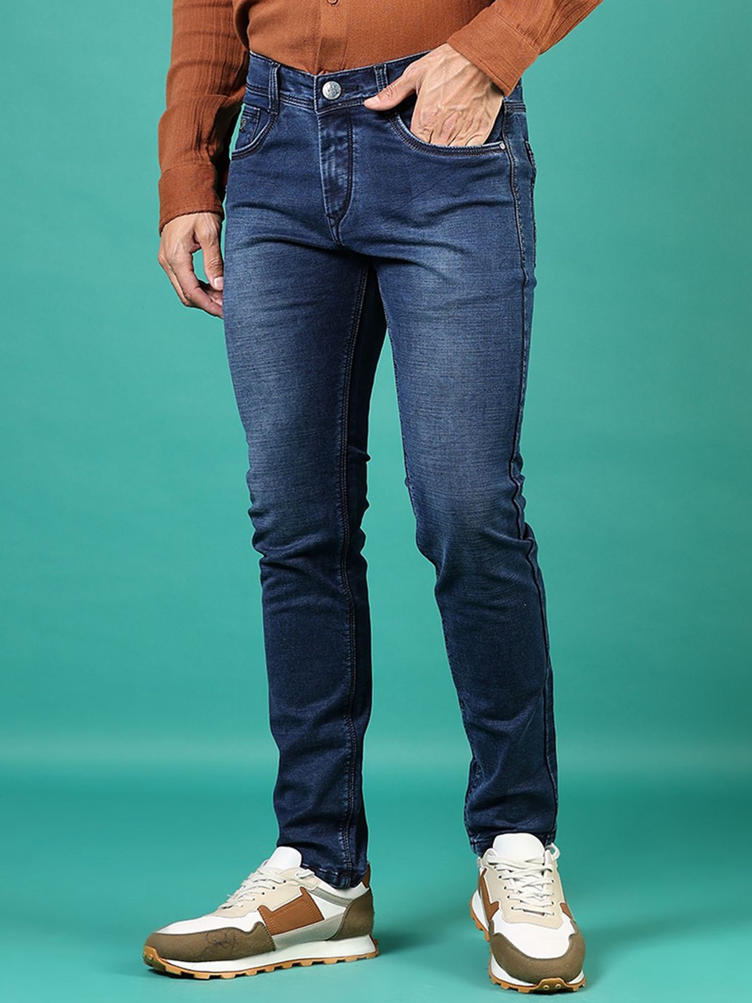 

V-Mart Men Slim Fit Light Fade Jeans, Blue