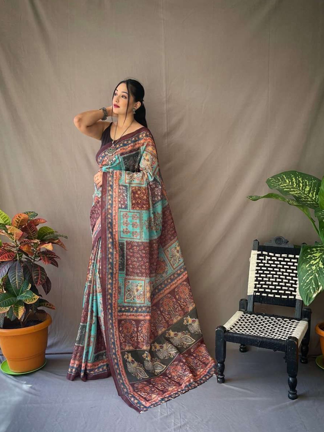 

Mitera Ethnic Motifs Printed Pure Cotton Saree, Green