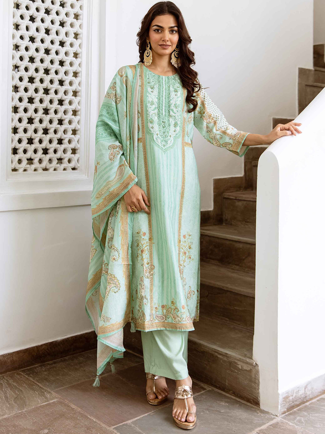 

DIVASTRI Floral Printed Sequinned Round Neck Kurta with Palazzos & Dupatta, Turquoise blue