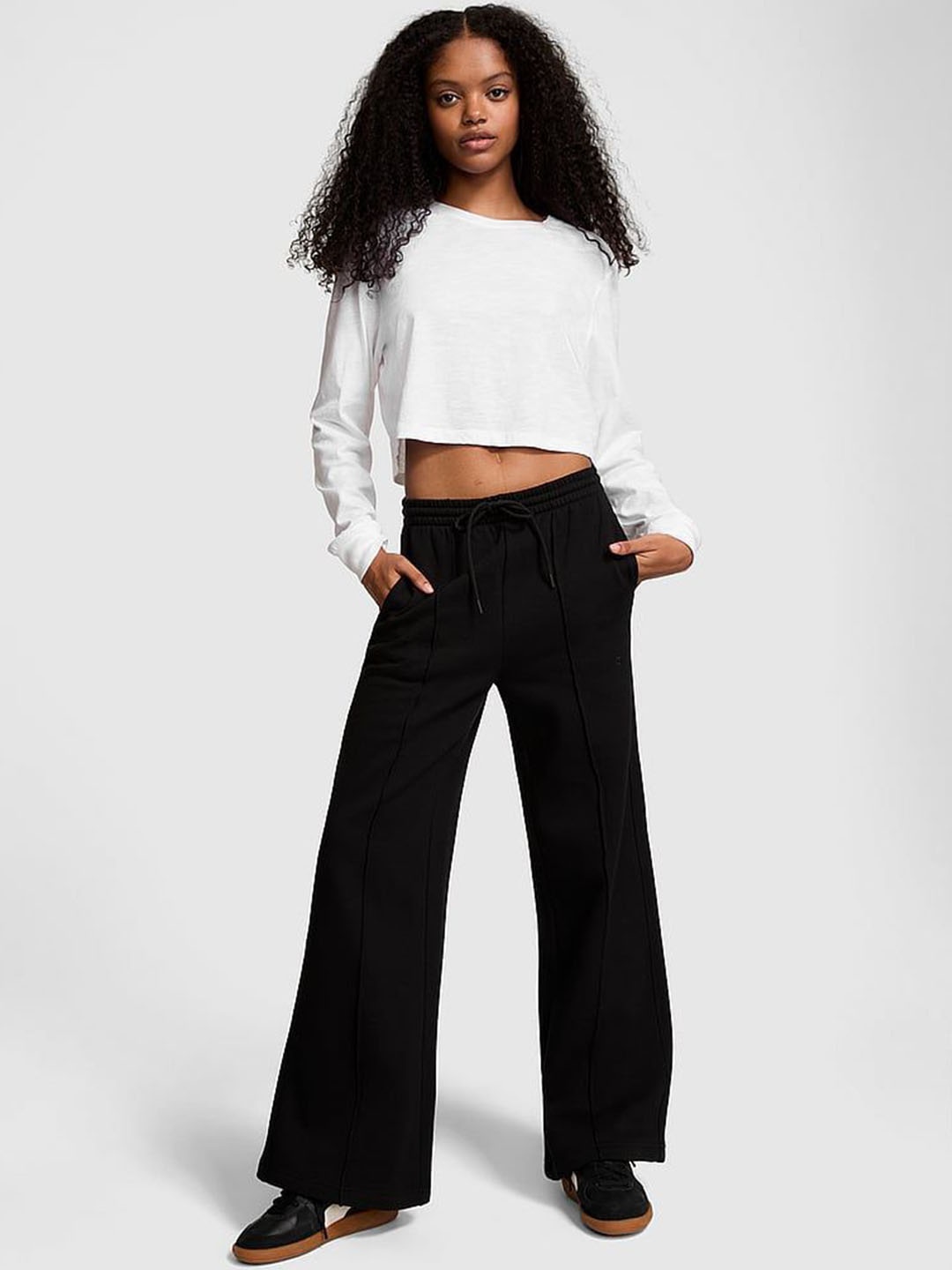 

Victoria's Secret Women Regular Fit Mid Rise Flat-Front Wide Leg Trousers, Black