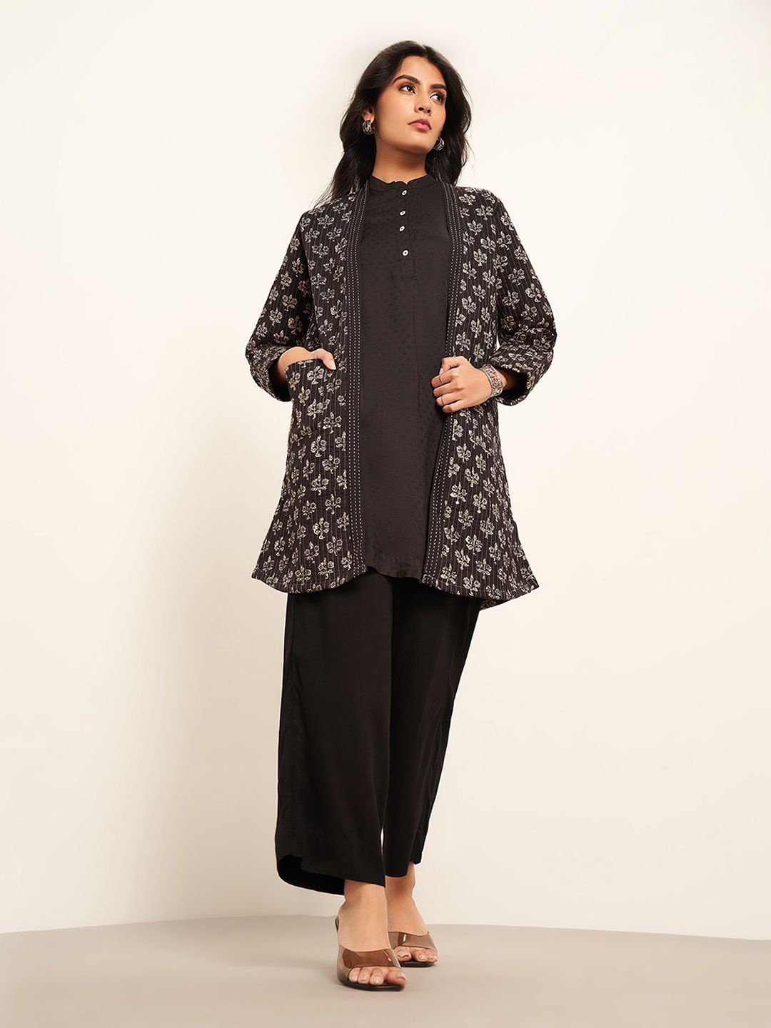 

RANGMANCH BY PANTALOONS Floral Print Embroidered Kantha Work Pure Cotton Ethnic Shrug, Black