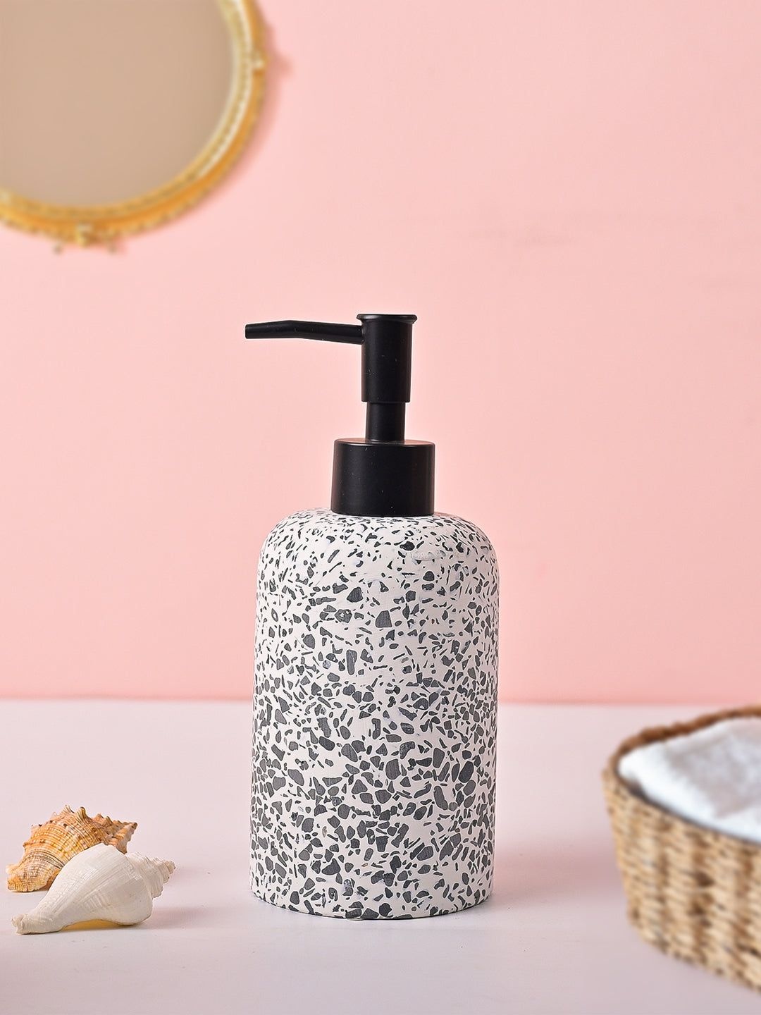 

MARKET99 White & Black Abstract Printed Soap Dispenser
