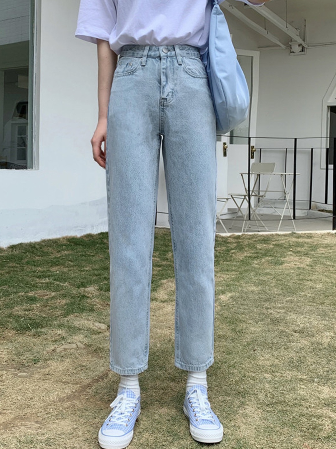 

StyleCast Women Straight Fit High-Rise Light Fade Clean Look Cotton Jeans, Blue