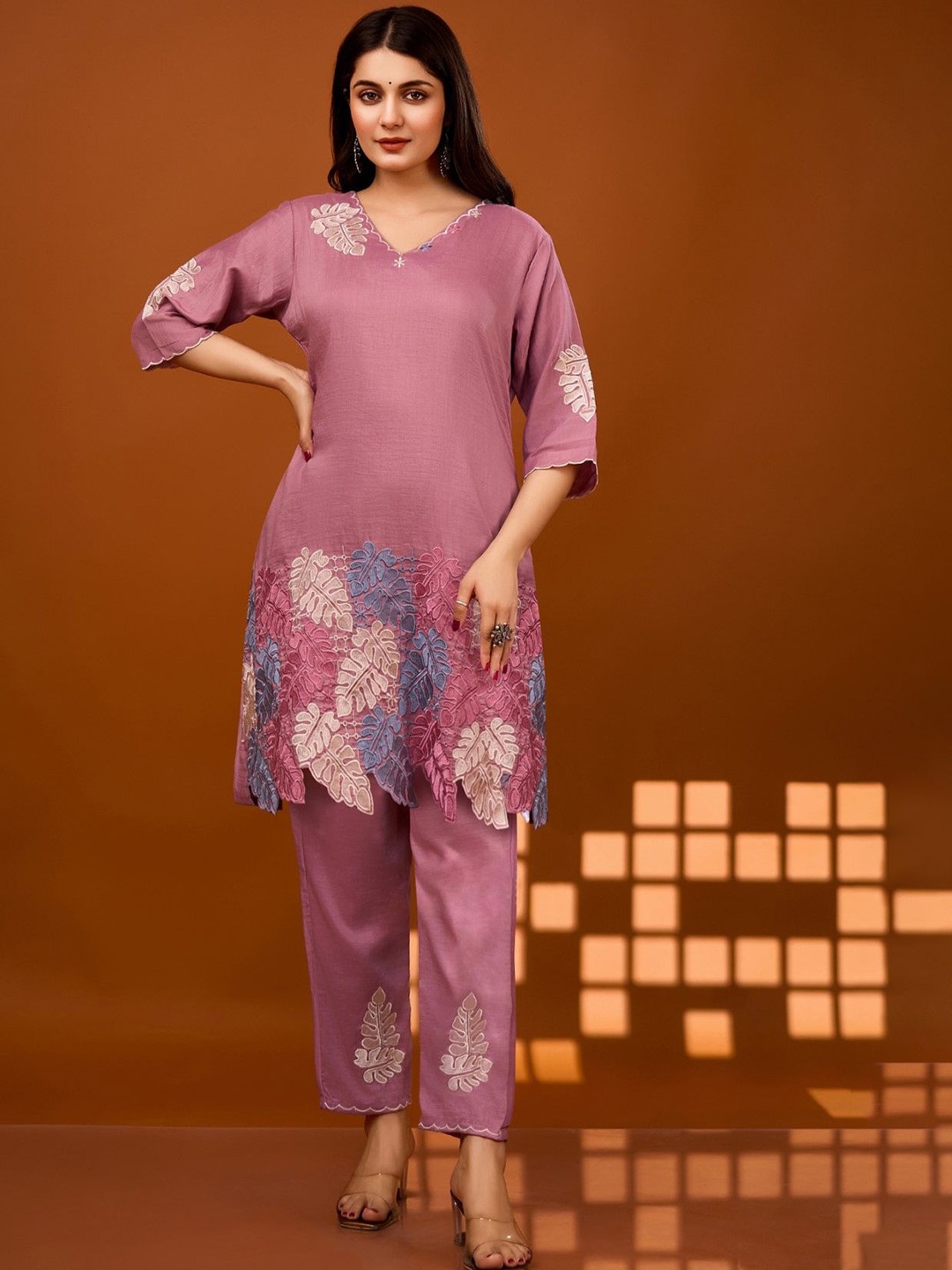 

AUTUMN LANE Floral Embordered V-Neck Tunic With Trousers, Lavender