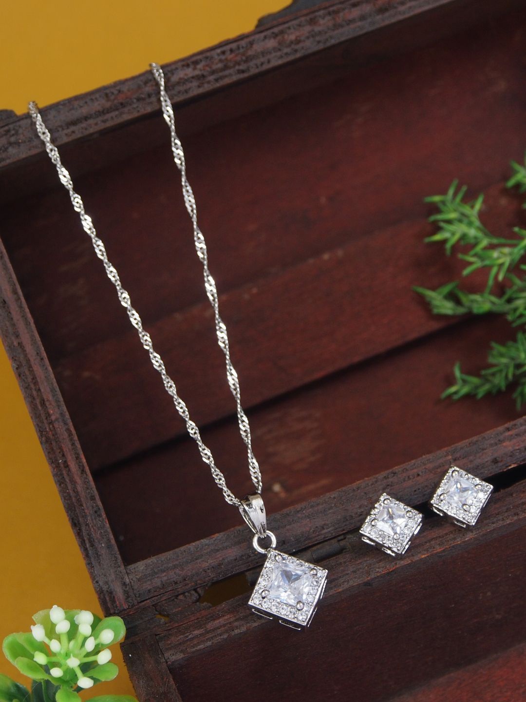 

I Jewels Silver-Plated Cubic Zirconia Stones Studded Chain And Earrings
