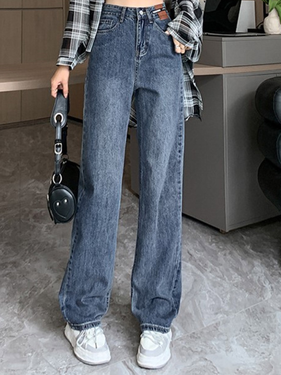 

StyleCast Women Straight Fit High-Rise Clean Look Jeans, Blue