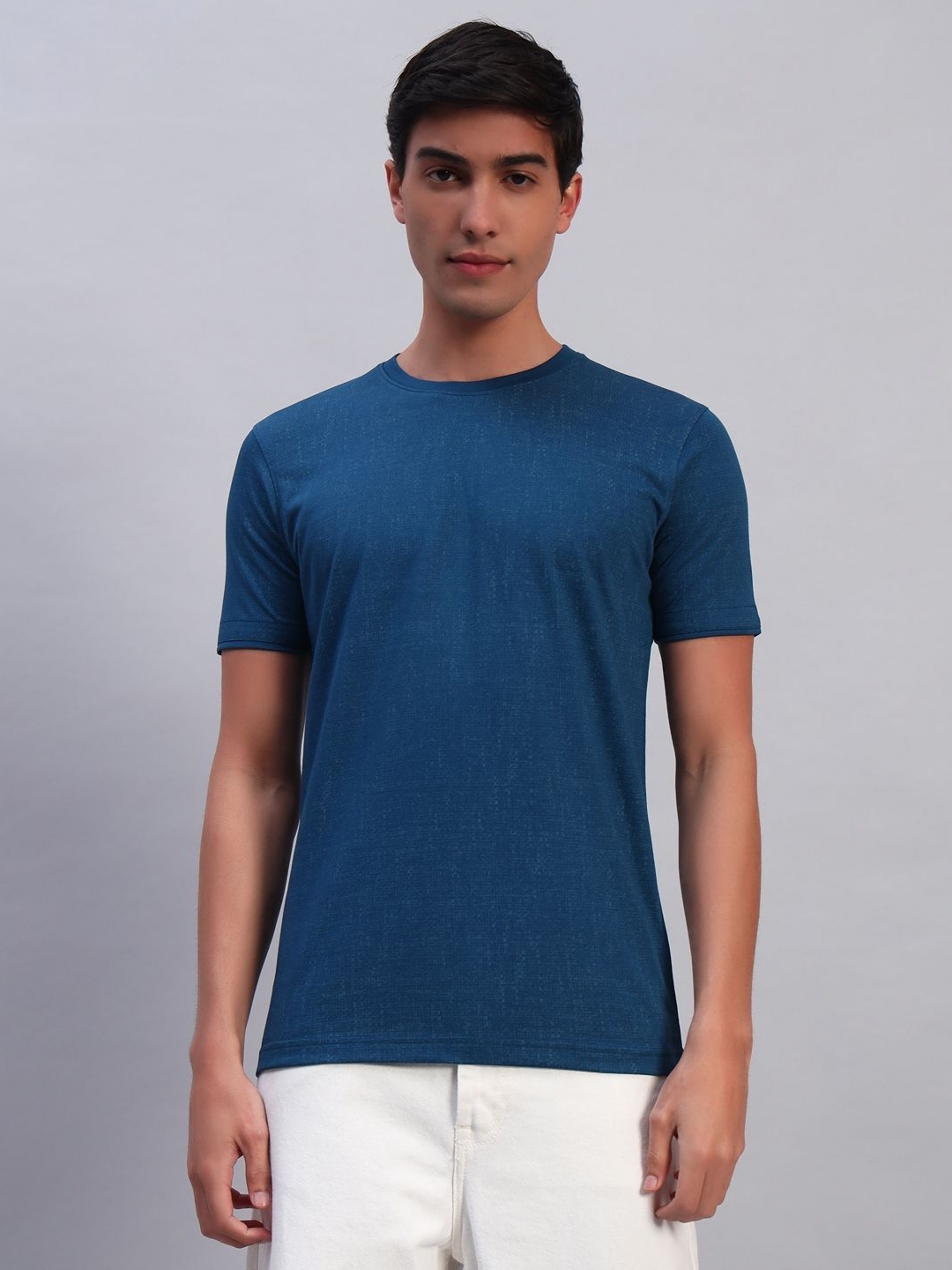 

TMO Men Solid Round Neck Cotton T-shirt, Turquoise blue