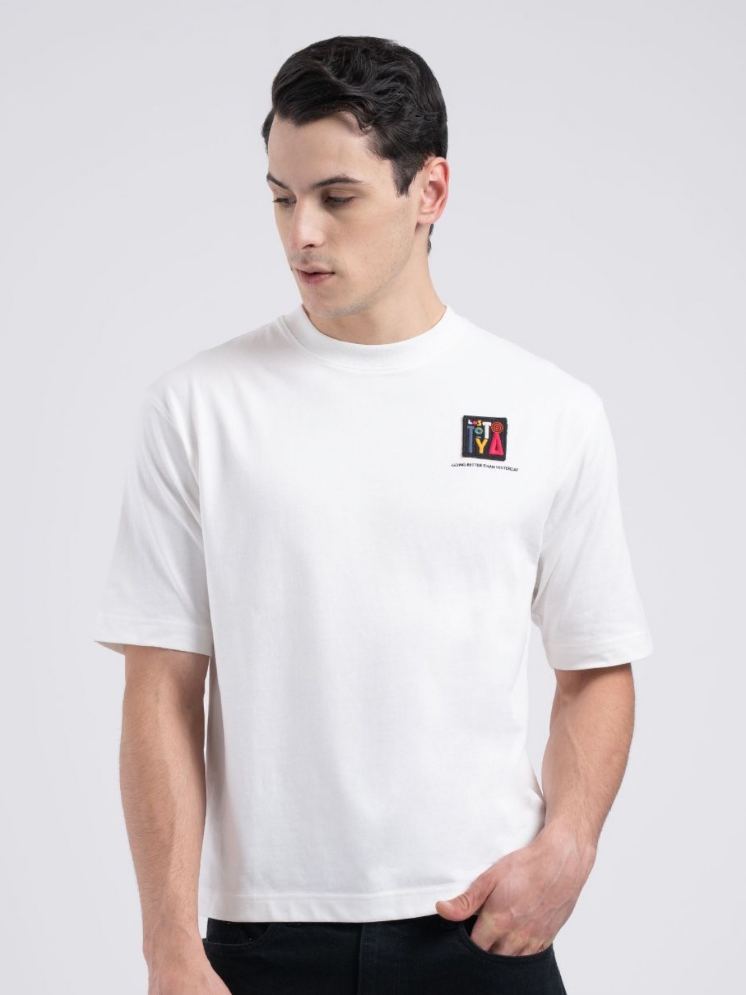 

Red Tape Printed Cotton Round Neck Applique T-shirt, White